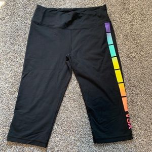 VSX Capri Leggings ✨